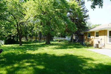 3311 Hickory Ln, Hazel Crest, IL 60429 - photo 4