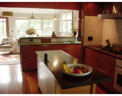 129 Beacon St, Lowell, MA 01850 - photo 3