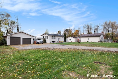 8395 Mcarthur Ave NE, Belding, MI 48809 - photo 2