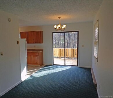 131 Kingswood Dr, Hendersonville, NC 28792 - photo 4