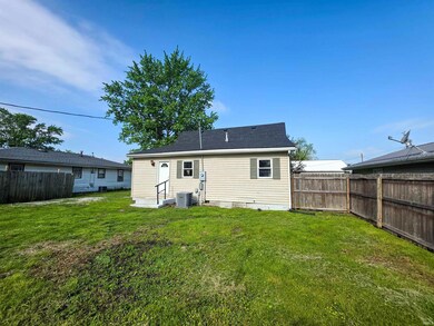 729 2nd St NW, Linton, IN 47441 - photo 4