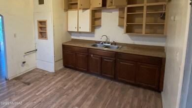 832 Freeman Kitchen