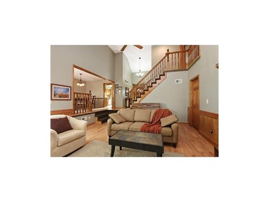 Open Floor Plan for Easy Entertaining!