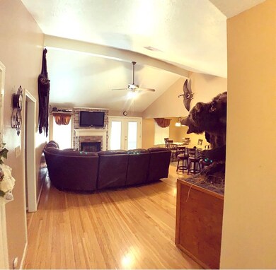 2916 La Mesa St, Bay City, TX 77414 - photo 5