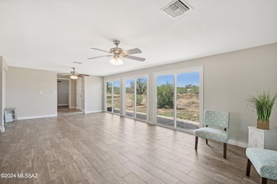 W Killarney Ave-006