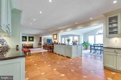 6812 Lupine Ln, McLean, VA 22101 - photo 4