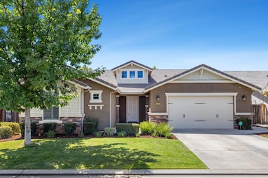 1632 N Broadbent Ln, Clovis, CA 93619 - photo 2