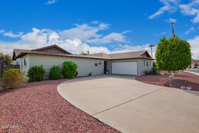 10521 W Mission Ln, Sun City, AZ 85351 - photo 3