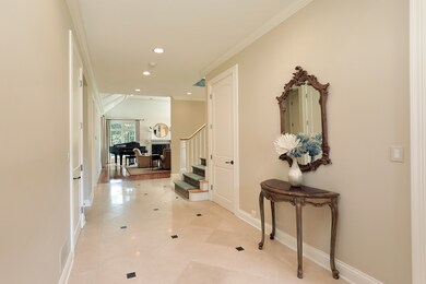 unlisted-address, Glenview, IL 60025 - photo 6