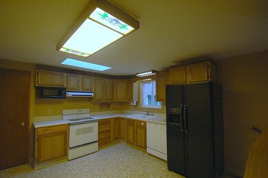 3768 Ardath Rd, Columbus, OH 43228 - photo 4