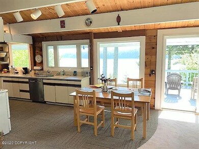 3922 Cliffside Rd - Dining area