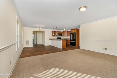 140 Paddock Cir, Rotterdam, NY 12306 - photo 7