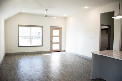 215 Clover Cir, Weatherford, TX 76086 - photo 3