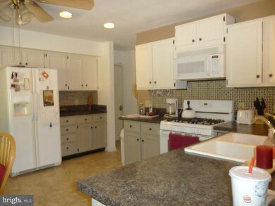 10925 Crestwood Dr, Spotsylvania, VA 22553 - photo 5