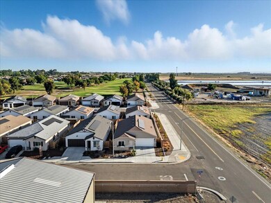 599 Sandtrap Ln, Lemoore, CA 93245 - photo 7