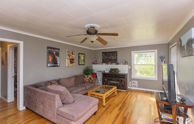 214 N Columbus Ave, Medford, OR 97501 - photo 4