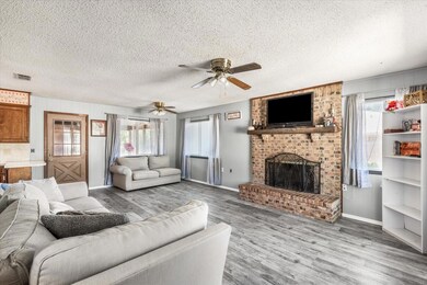 2615 W Highland Dr, Granbury, TX 76049 - photo 5