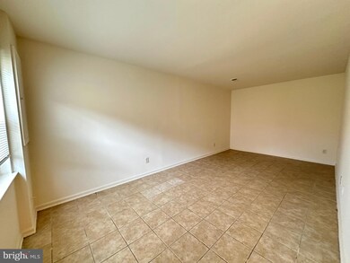 9663 Hagel Cir, Lorton, VA 22079 - photo 3