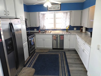 9209 49th Terrace N, St. Petersburg, FL 33708 - photo 5