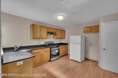 811 Schley Ave, Toms River, NJ 08755 - photo 5