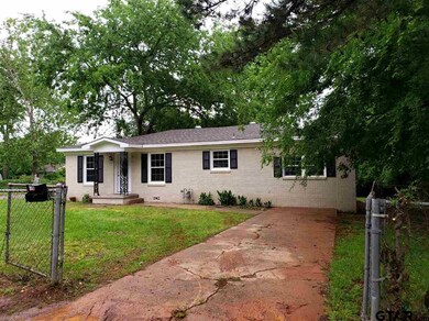 Front Drive Way Entrance