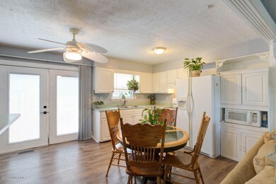 6815 Spourtland Dr, Louisville, KY 40228 - photo 7