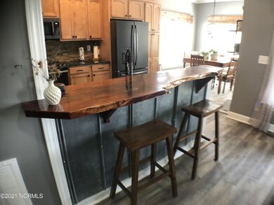 70BB840E-7606-480C-8C37-F417BCA89E5C