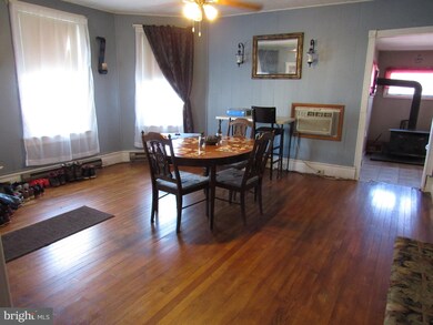 255 W North St, Waynesboro, PA 17268 - photo 2