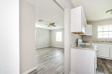 2434 Mayview Dr, Houston, TX 77091 - photo 7