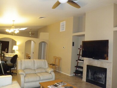 902 E Hearne Way, Gilbert, AZ 85234 - photo 4