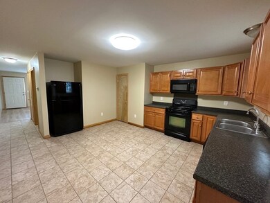 72 Biddle St unit 72, Springfield, MA 01129 - photo 3