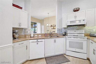 184 Vintage Cir unit 201, Naples, FL 34119 - photo 5