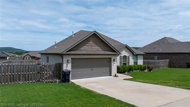 570 Captain Stockton St, Prairie Grove, AR 72753 - photo 2