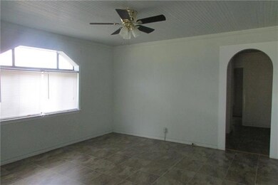 703 N Gardner St, Whitewright, TX 75491 - photo 5
