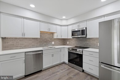 135 Valley Stream Cir unit 135D, Chesterbrook, PA 19087 - photo 4