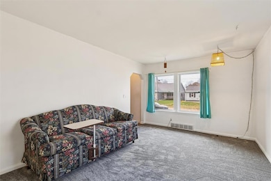 2111 51st St, Des Moines, IA 50310 - photo 2