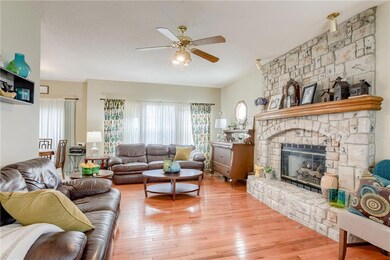 503 N Crest Dr, Raymore, MO 64083 - photo 7