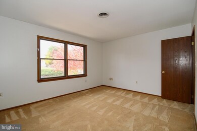 226 Wakefield Rd unit 230, Hagerstown, MD 21740 - photo 4