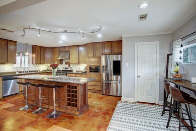903 W 30th St, Houston, TX 77018 - photo 2
