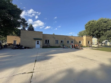 605 E 4th Ave, Brodhead, WI 53520 - photo 4
