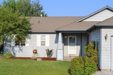 1935 SW 35th St, Redmond, OR 97756 - photo 2