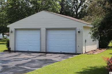 99 Kenneth Ln, Hickory, KY 42051 - photo 2