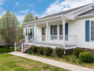 11 Countryside Dr, Hendersonville, NC 28792 - photo 4