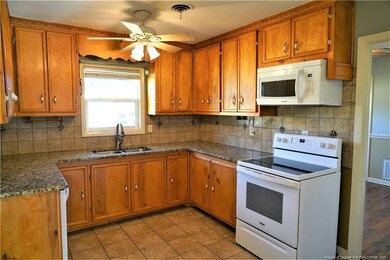 924 Stoneykirk Dr, Fayetteville, NC 28314 - photo 6