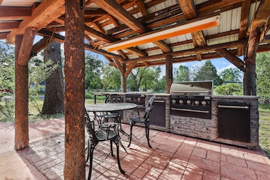 Outdoor Kitchen Area