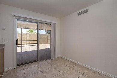 1762_E_Grandview_Rd_04