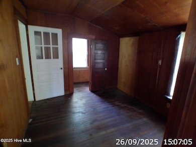 409 N Haughton St, Williamston, NC 27892 - photo 4