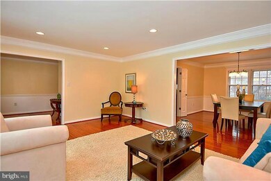 7813 Lakeland Valley Dr, Springfield, VA 22153 - photo 6