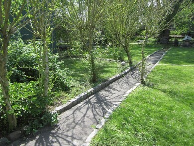 282 Watertown St, Newton, MA 02458 - photo 3