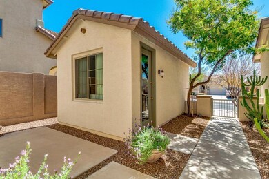 5-Courtyard with Detached Bonus Room